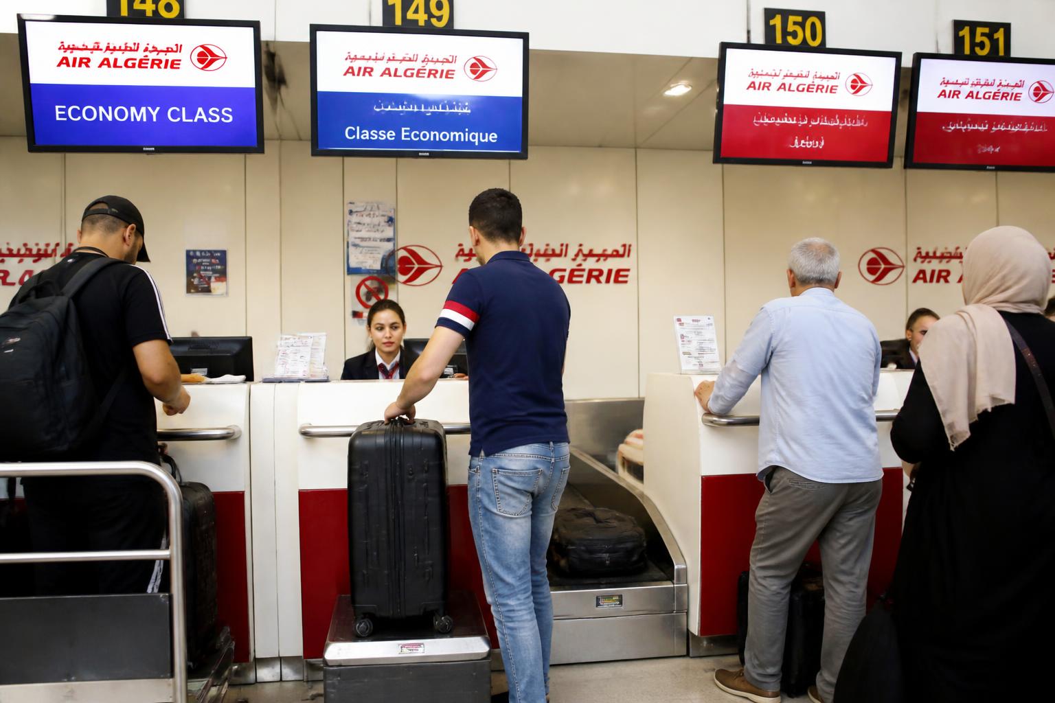 bagage air algerie franchise dimensions et ce quil faut savoir avant dembarquer 1 découvrez tout ce qu'il faut savoir sur les bagages air algérie : franchises de poids, dimensions autorisées et conseils essentiels avant d'embarquer pour un voyage sans souci.