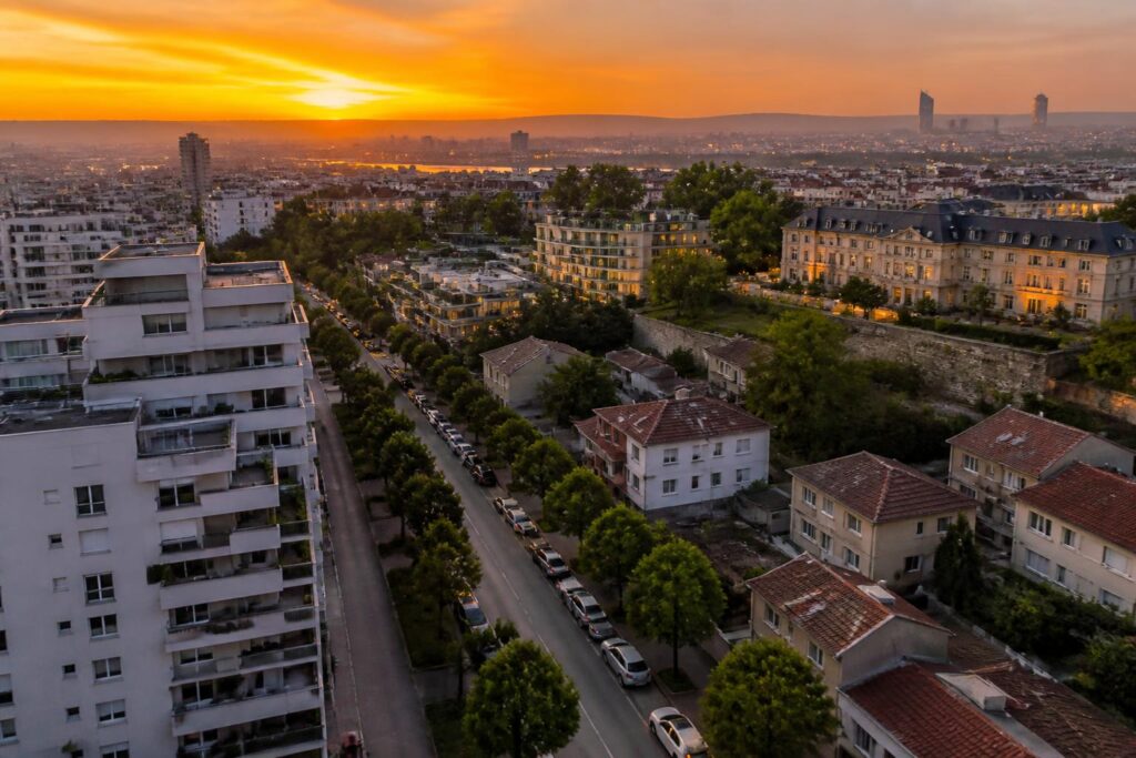 découvrez quelles communes seront les plus impactées par la taxe foncière en 2026 et comment cela affectera les contribuables locaux.