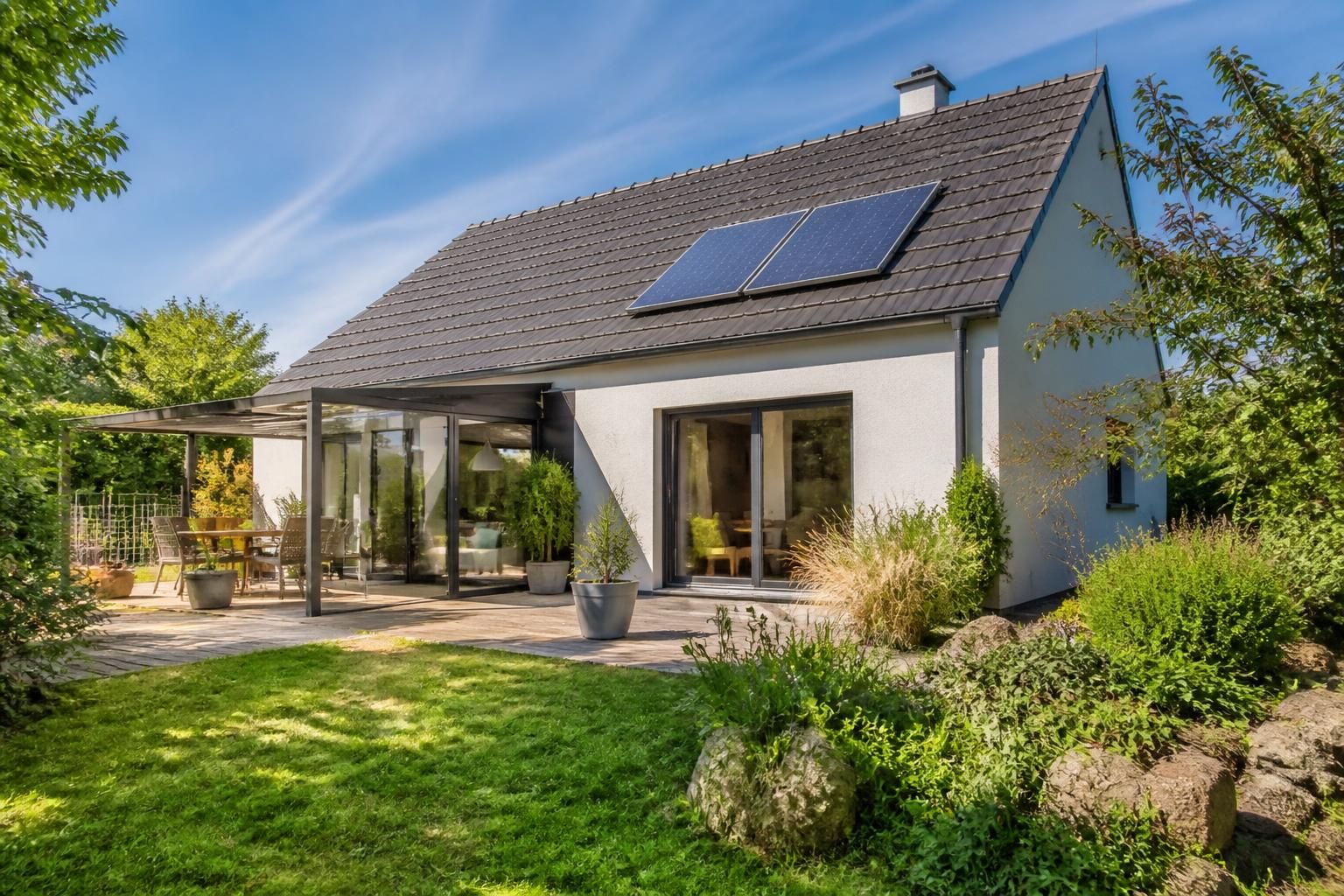 panneau solaire 1000w decouvrez son utilite pratique au quotidien 1 découvrez comment un panneau solaire 1000w peut optimiser votre consommation d'énergie au quotidien, en offrant une solution écologique et économique pour votre maison ou vos activités extérieures.
